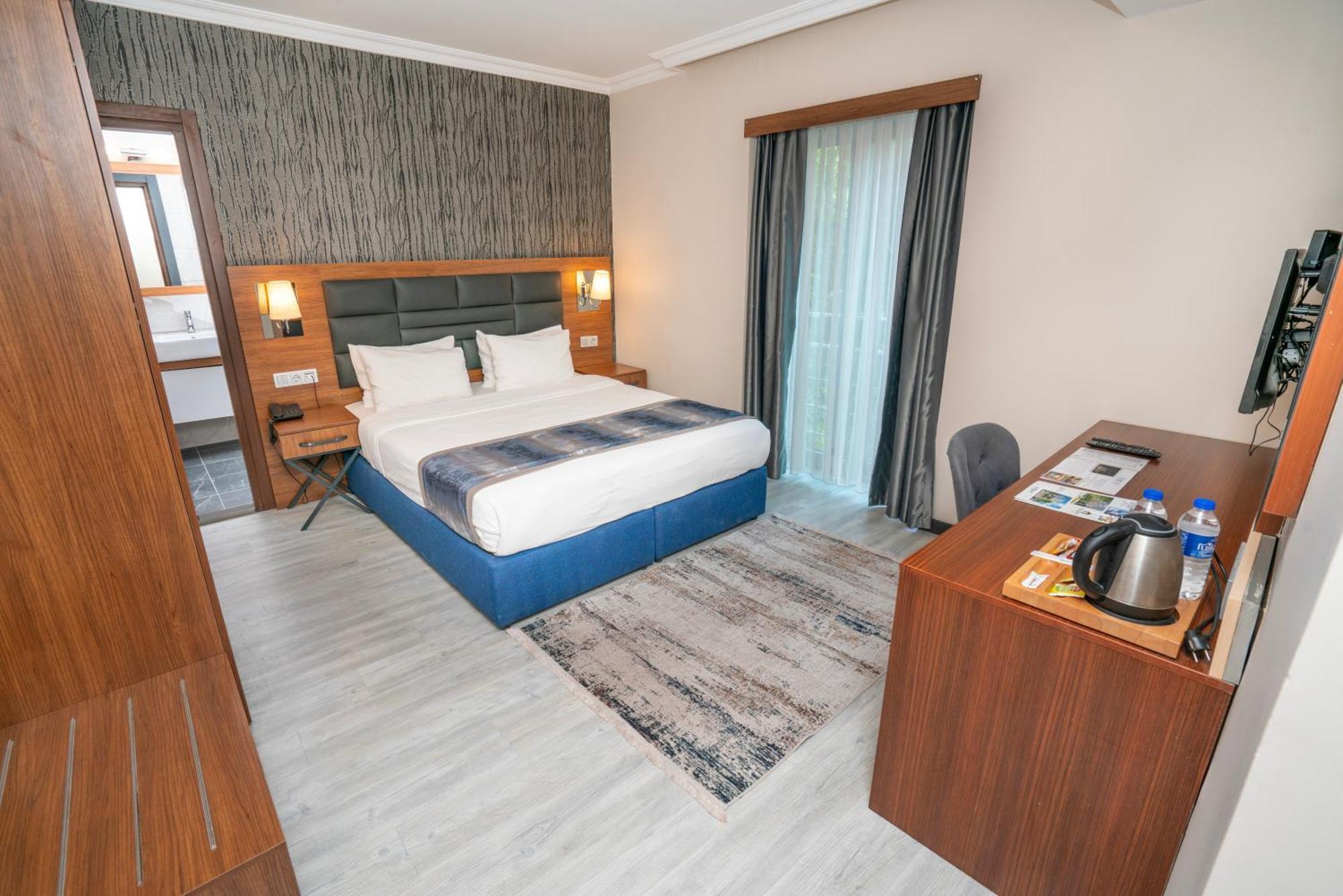 The Bostanci Otel Istanbul Exterior photo