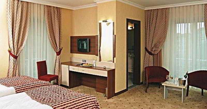 The Bostanci Otel Istanbul Exterior photo